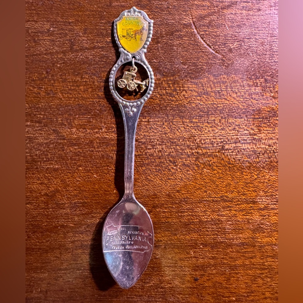 Amish country collectible spoon with horse drawn carriage hanging charm